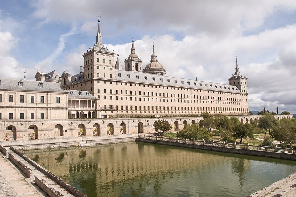 Carlos primero de España está enterrado en el Escorial